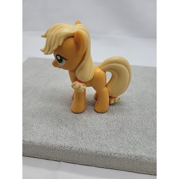 My Little Pony MLP FiM Applejack Figure G4 PVC 3" 2010 - Picture 6 of 15